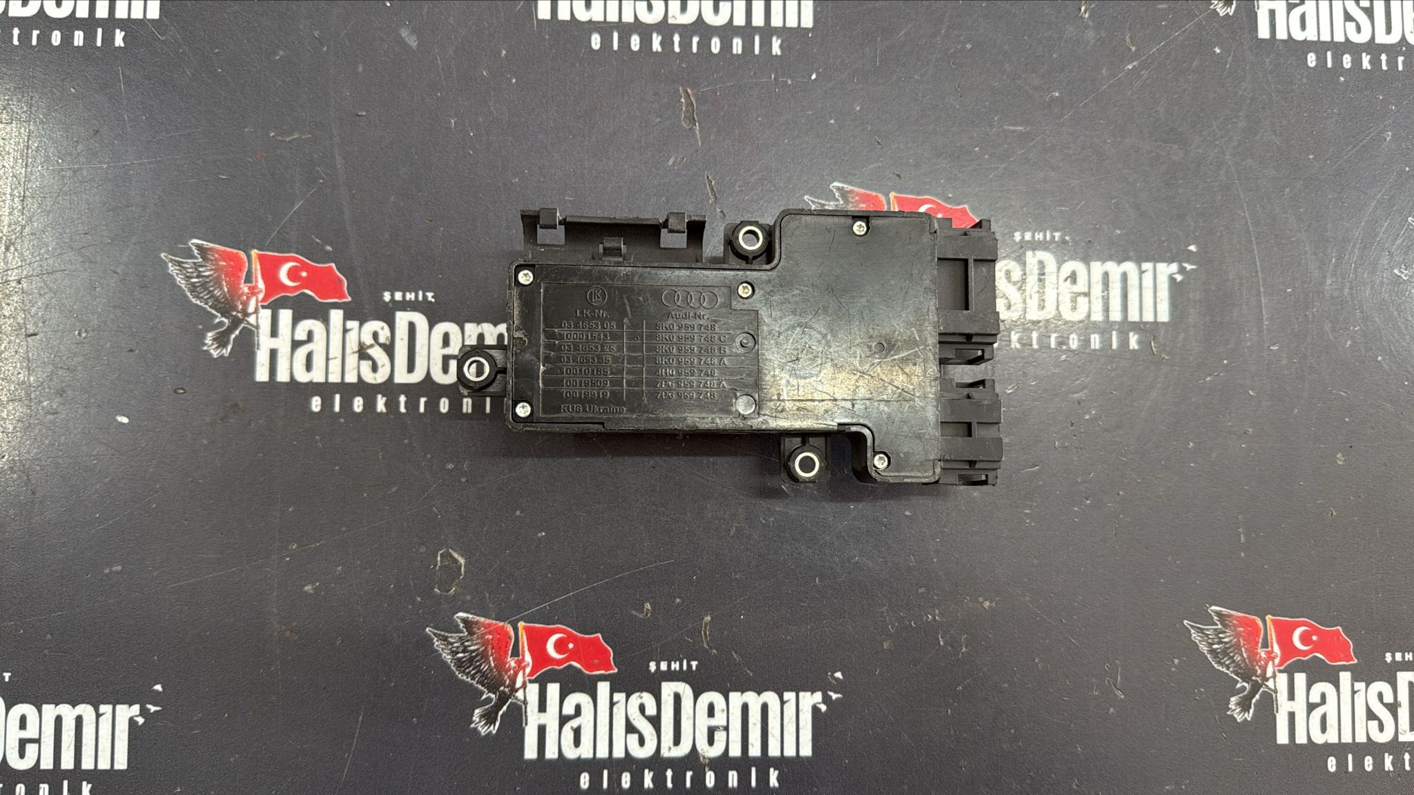 AUDİ A4 ELEKTRİKLİ KOLTUK DÜĞMESİ 8K0959748