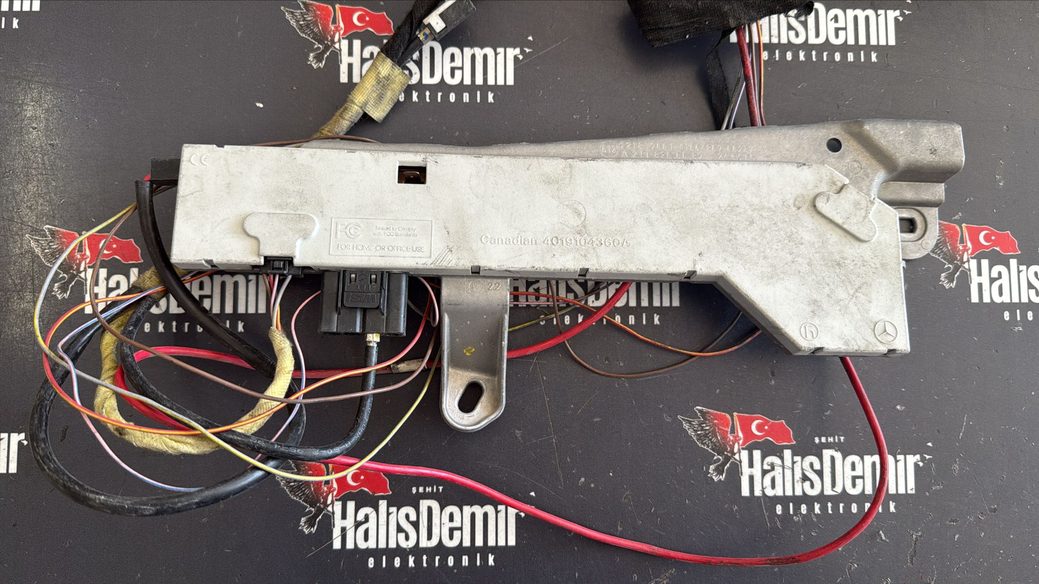 MERCEDES E SERİSİ W211 ANTEN GÜÇLENDİRİCİ BEYNİ A2118200089