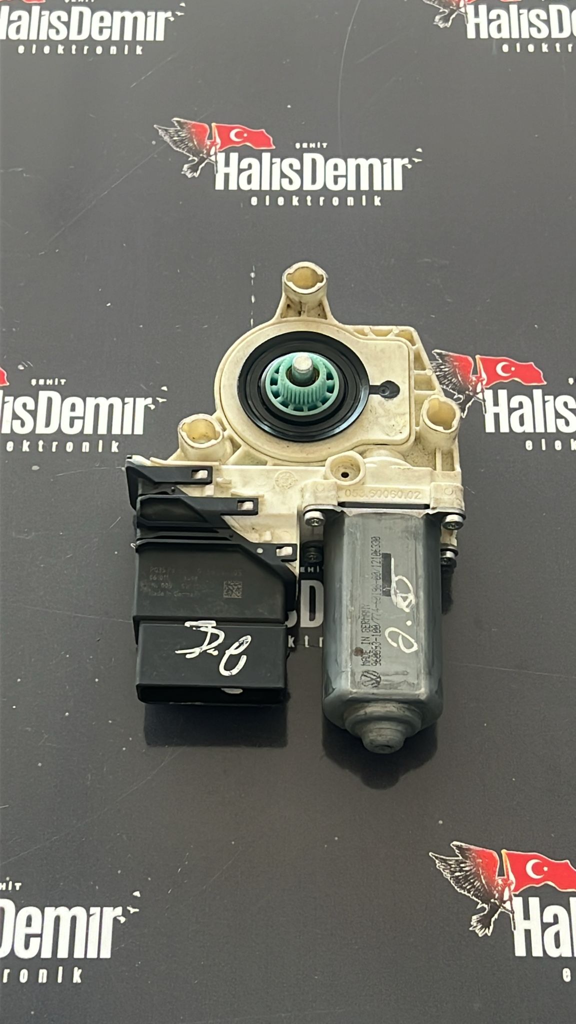 PASSAT B6 SOL ARKA CAM BEYNİ VE MOTORU 0536006002