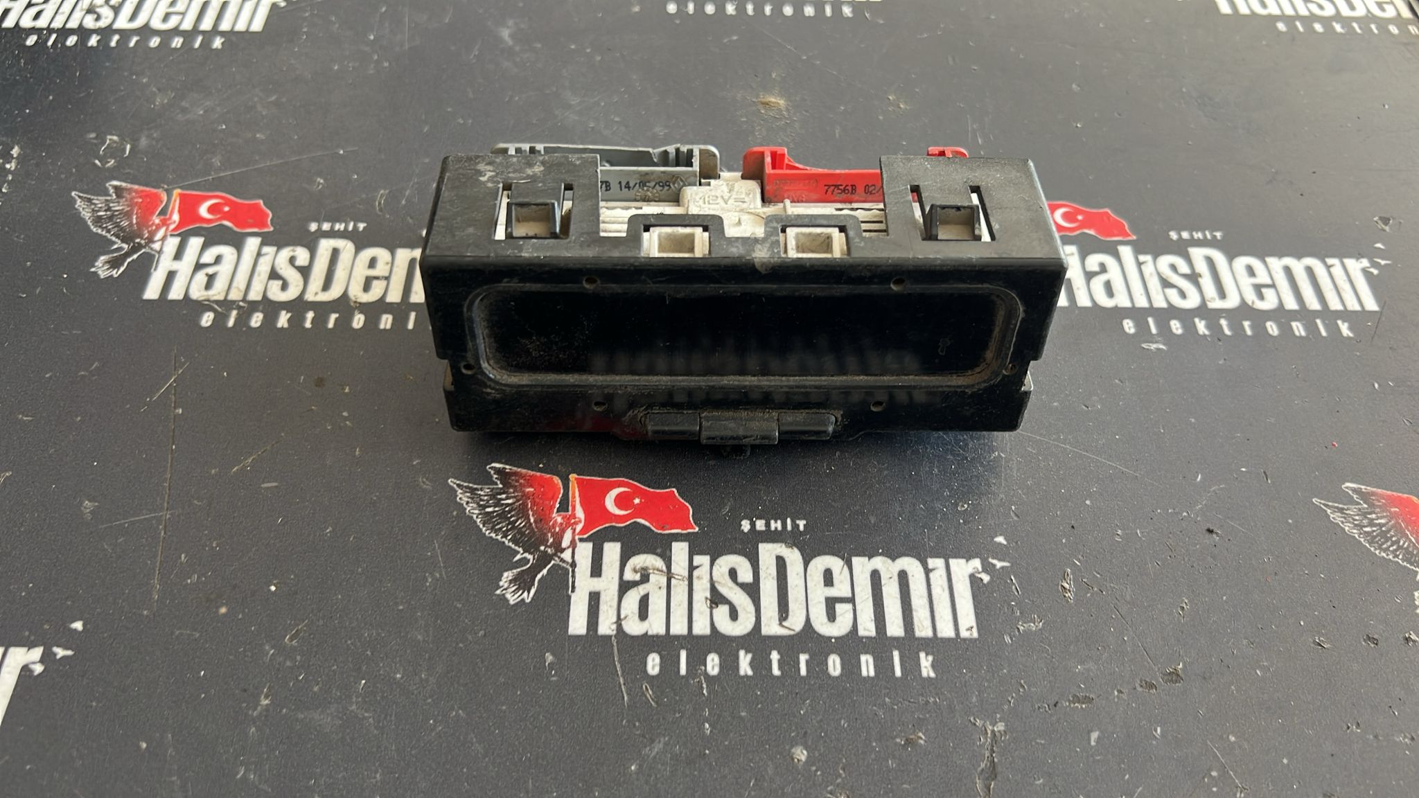 RENAULT MEGANE 1 RADYO GÖSTERGESİ 7700428029A