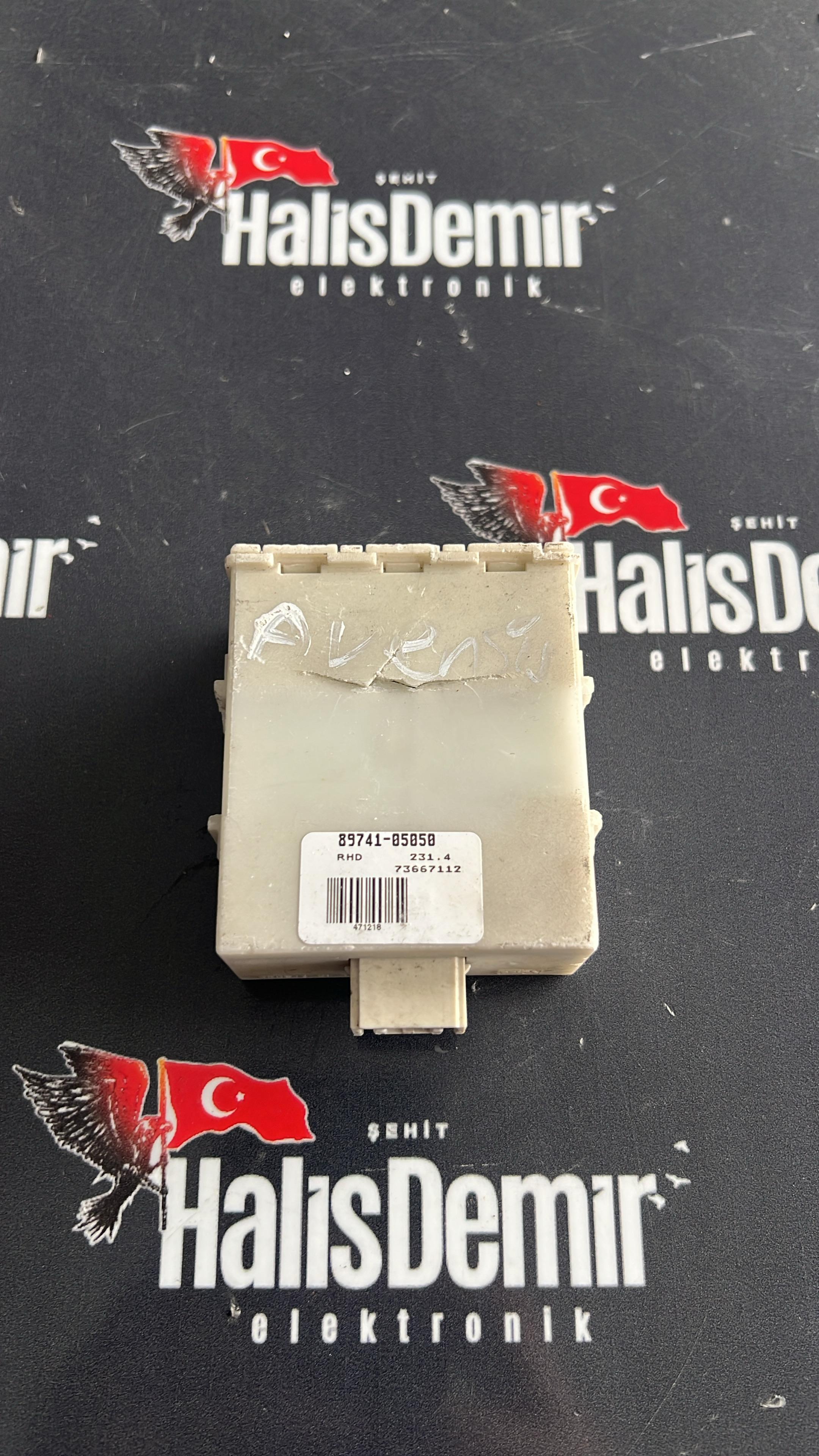 TOYOTA AVENSIS 89741-05050 İÇİN MERKEZİ KİLİTLİ KAPI ECU KONTROL