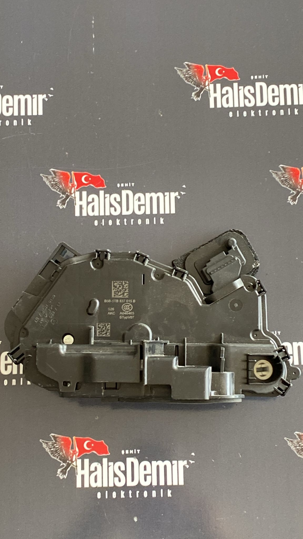 VW TIGUAN, PASSAT, CADDY, T ROC ÖN SOL KAPI KİLİDİ B5B-5TB 837 015 B