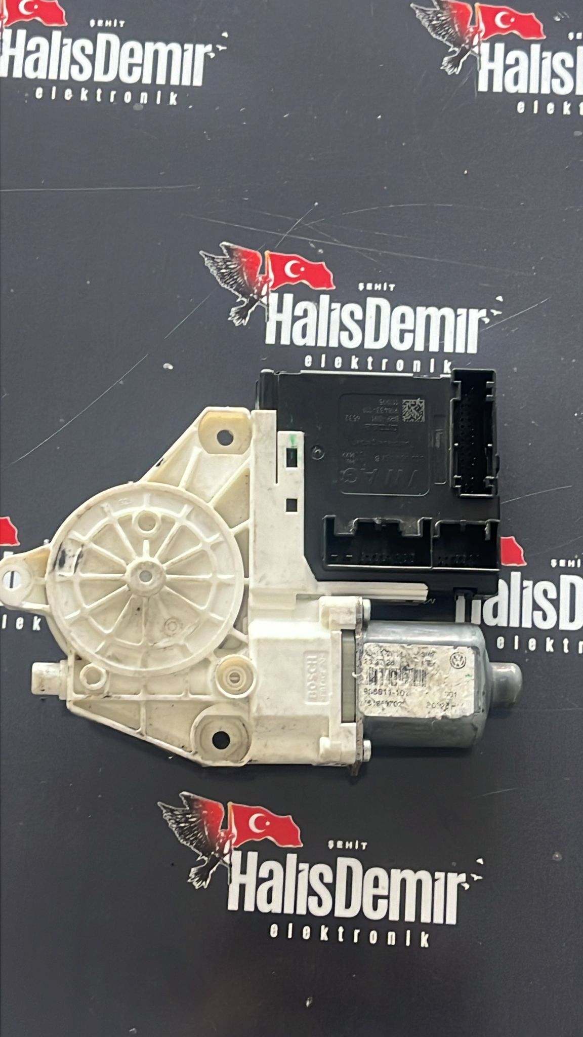 Volkswagen Passat-Tiguan Dağ Ön Cam Motoru 3C0959792B
