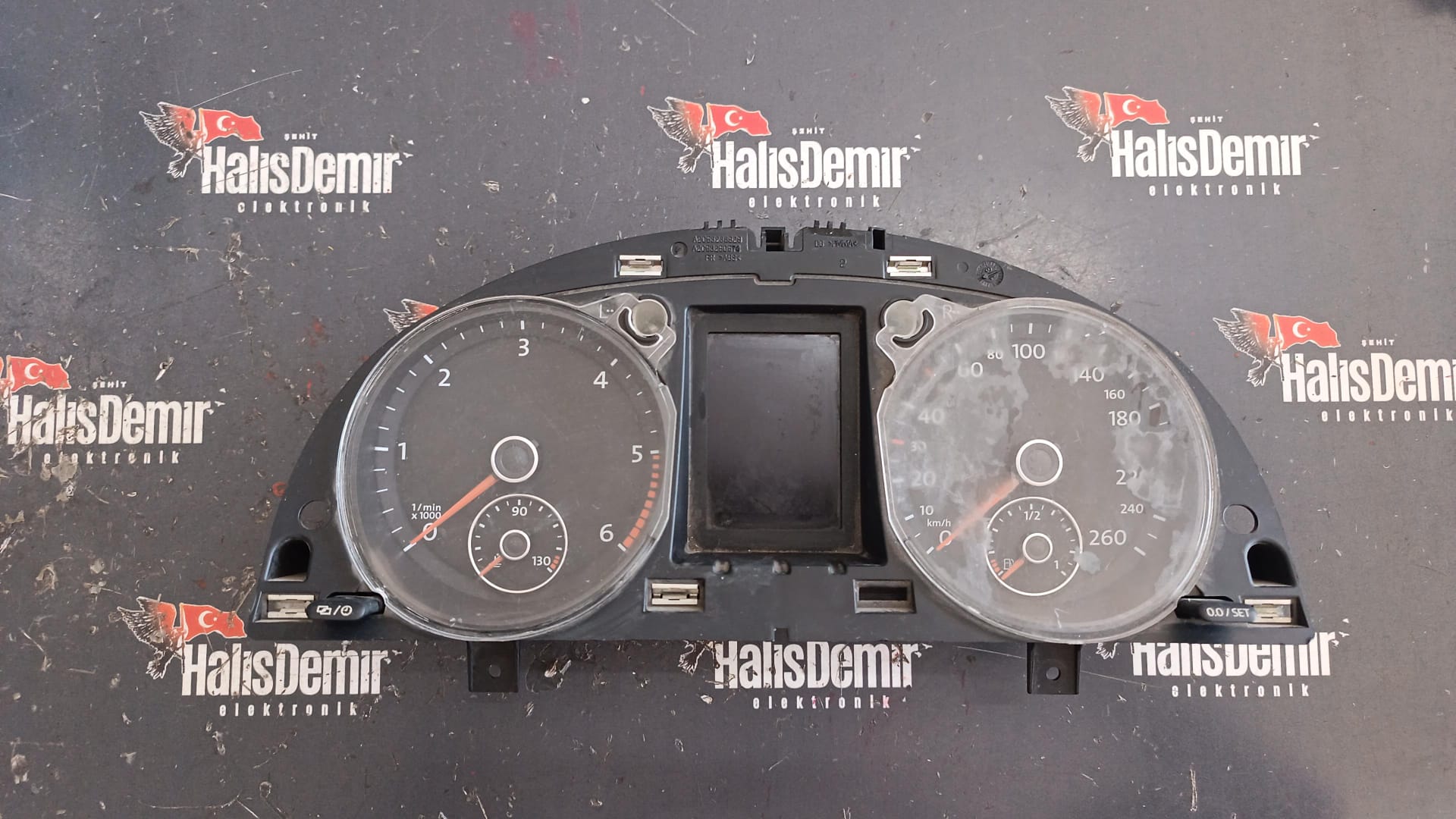 3AA920870P VOLKSWAGEN PASSAT B7 KİLOMETRE SAATİ GÖSTERGE PANELİ