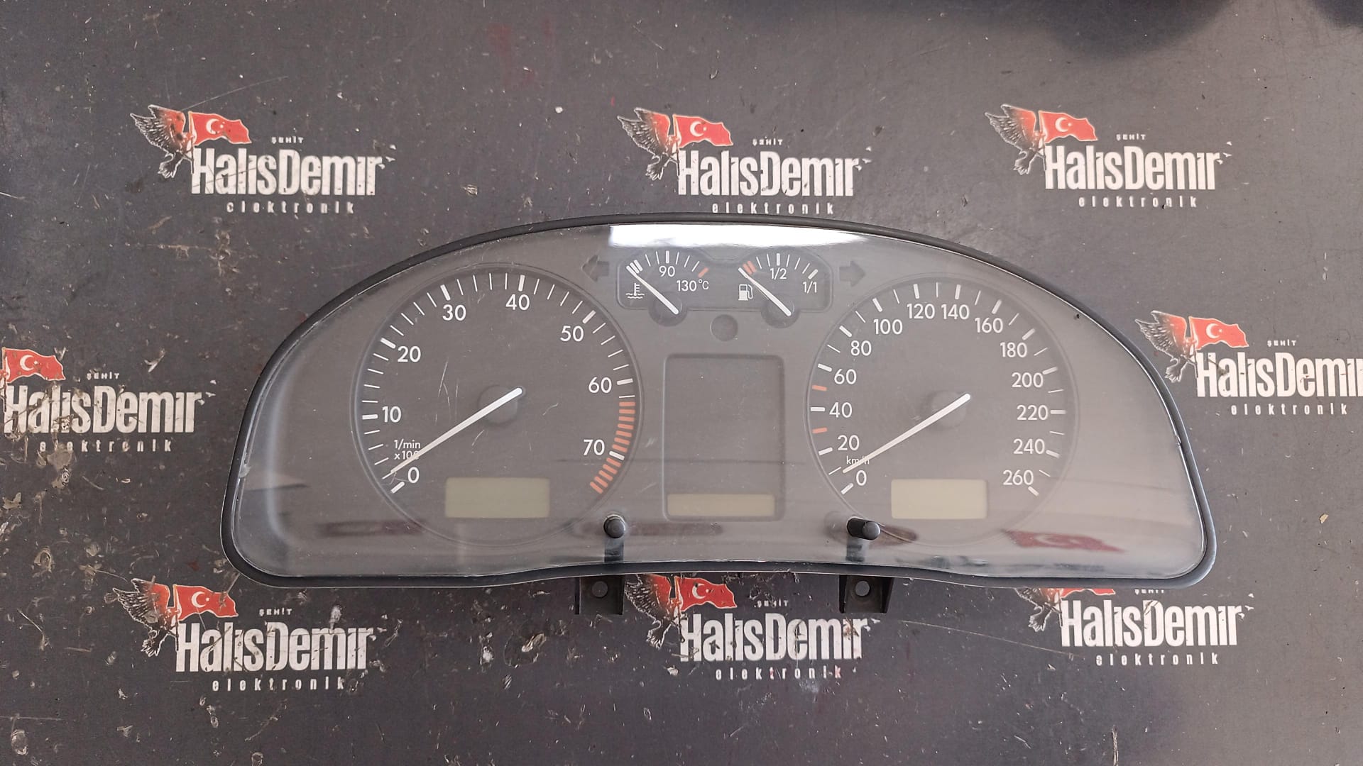 3B0919880C VOLKSWAGEN PASSAT B5 OTOMATİK GÖSTERGE PANELİ KİLOMETRE SAATİ