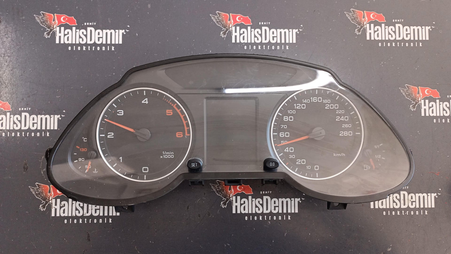 AUDI Q5 KİLOMETRE SAATİ GÖSTERGE PANELİ 8R0920930