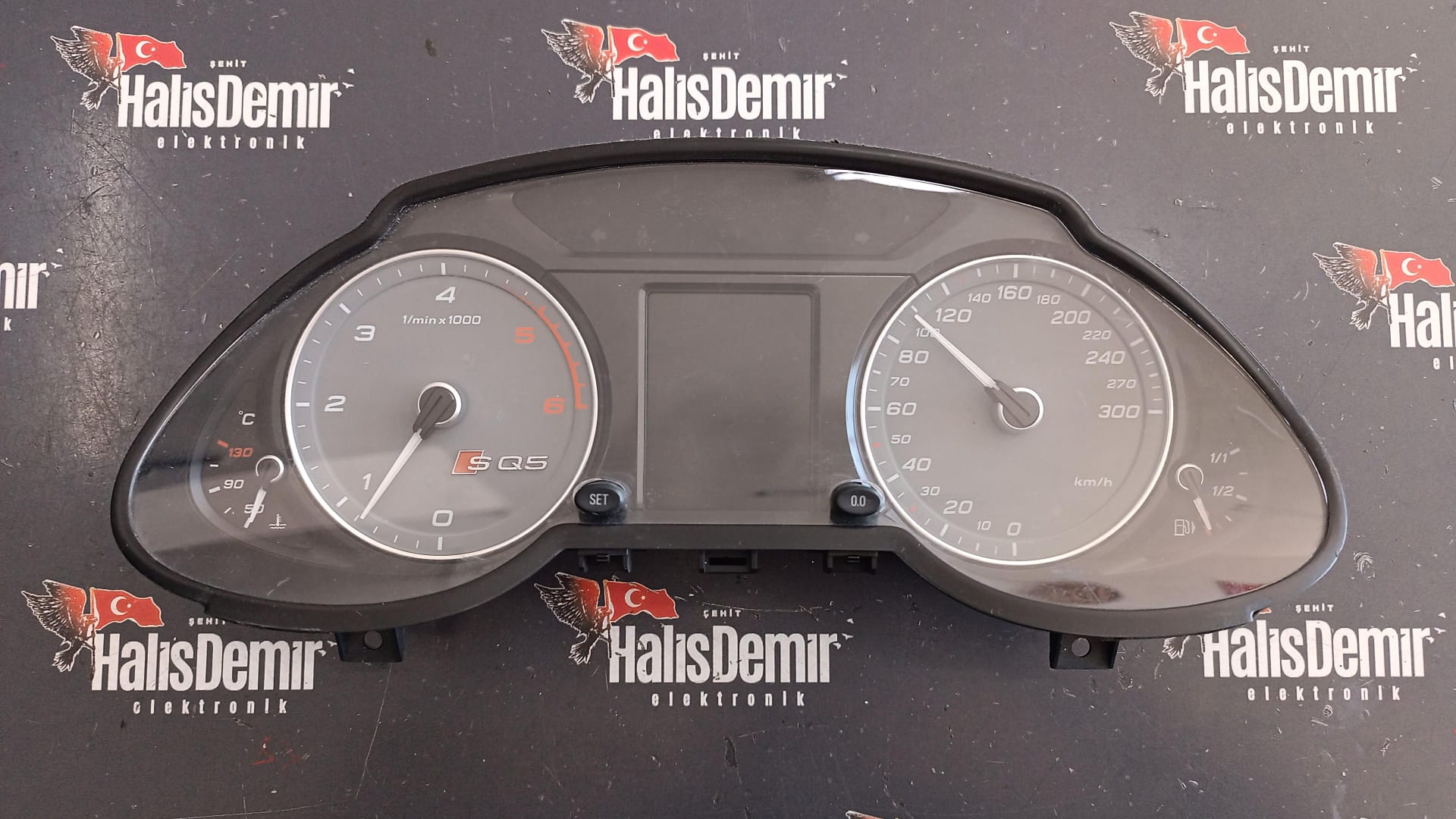 AUDİ A4 KİLOMETRE SAATİ GÖSTERGE PANELİ 8K0920931K