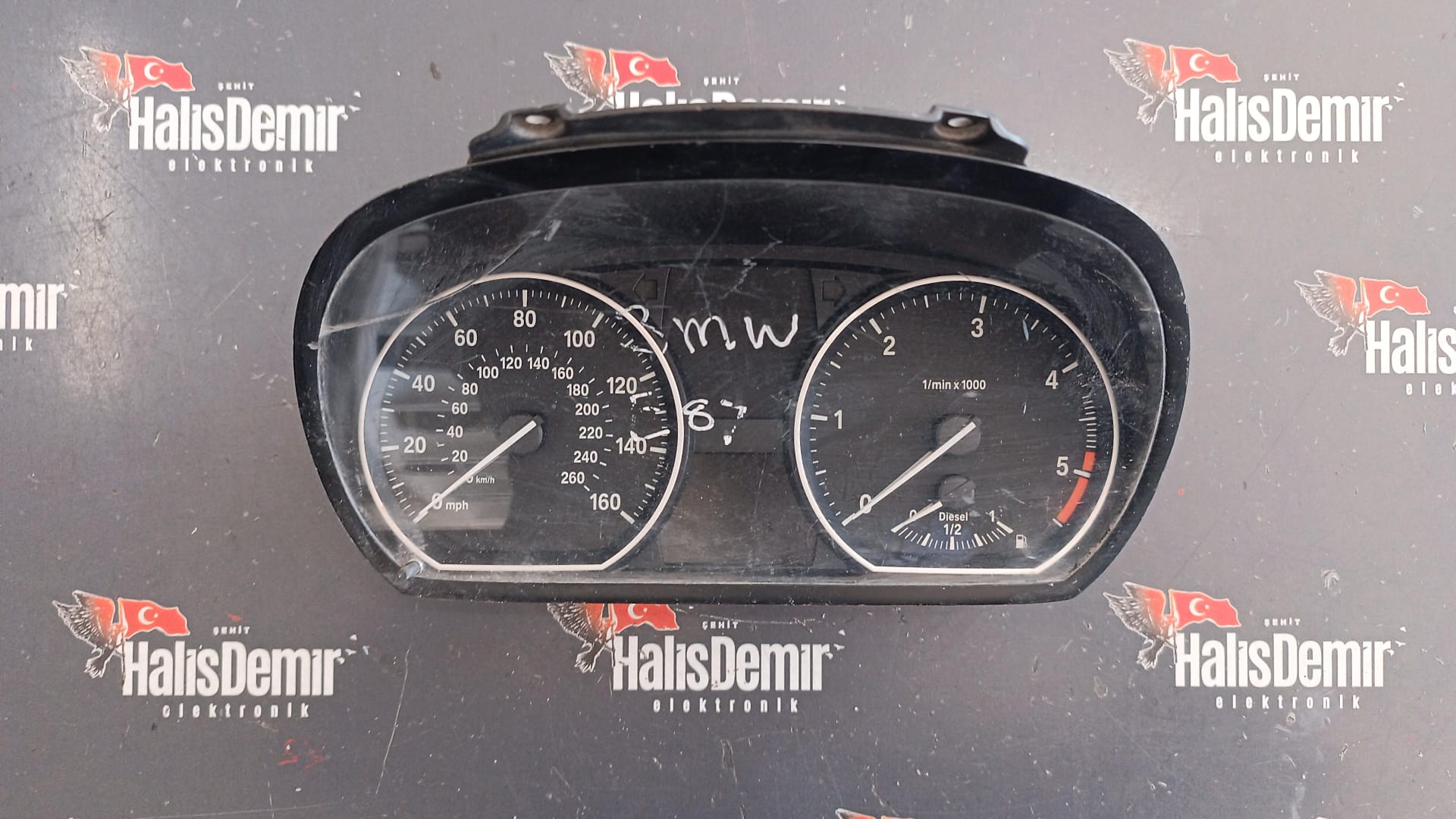 BMW 1 SERİSİ KİLOMETRE SAATİ GÖSTERGE PANELİ 102498593