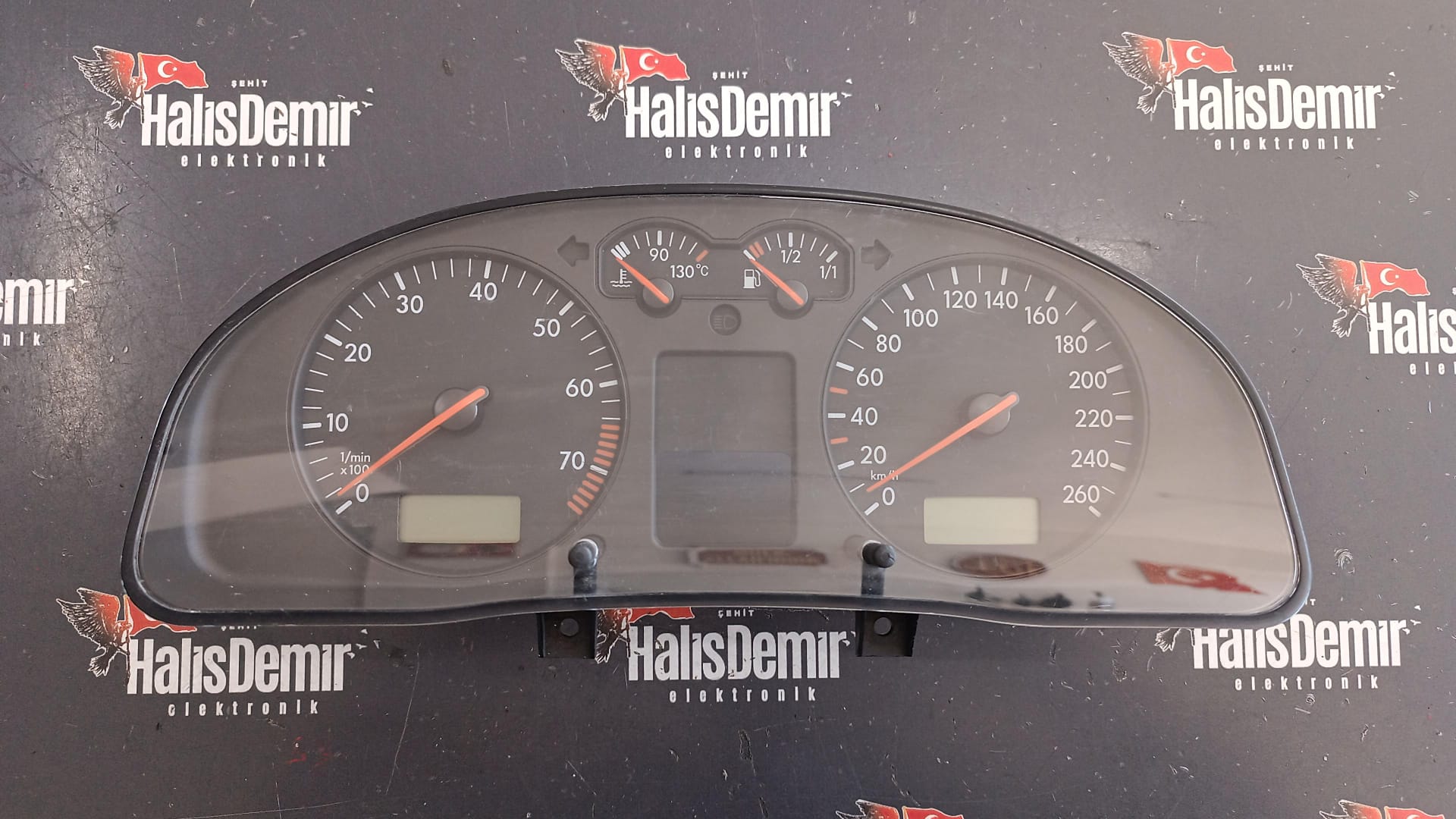 VOLKSWAGEN PASSAT B5 KİLOMETRE SAATİ GÖSTERGE PANELİ 3B0920822