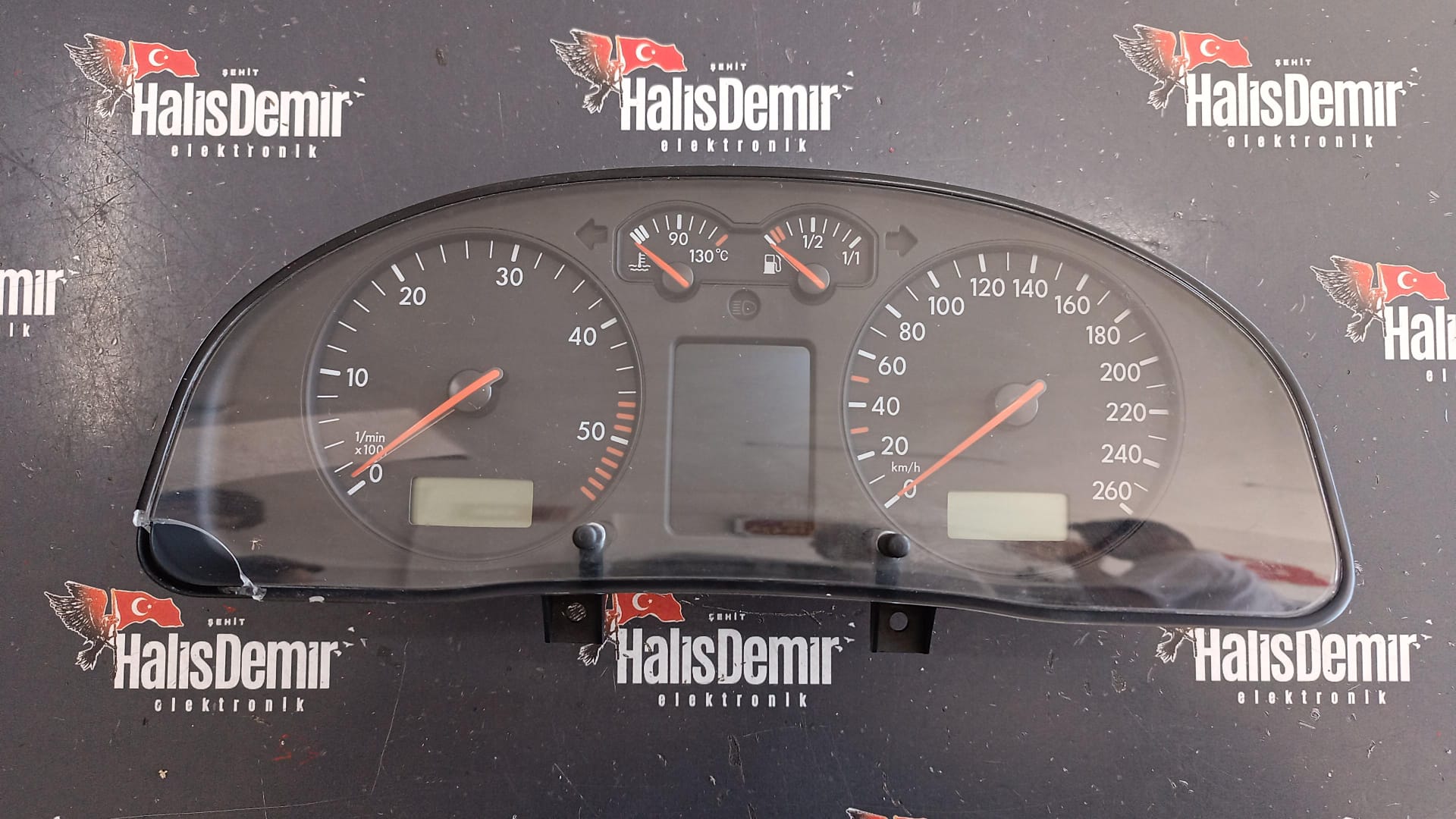VOLKSWAGEN PASSAT B5 KİLOMETRE SAATİ GÖSTERGE PANELİ 3B0920842A